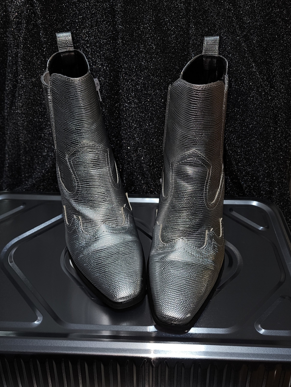 🦩Dolce Vita Metallic Silver Western-Style Ankle Booties